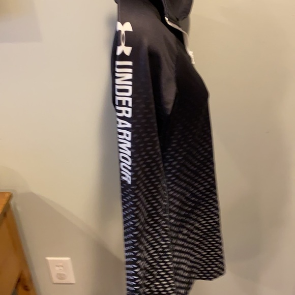 Women’s Under Armor Half-zip - Picture 2 of 4